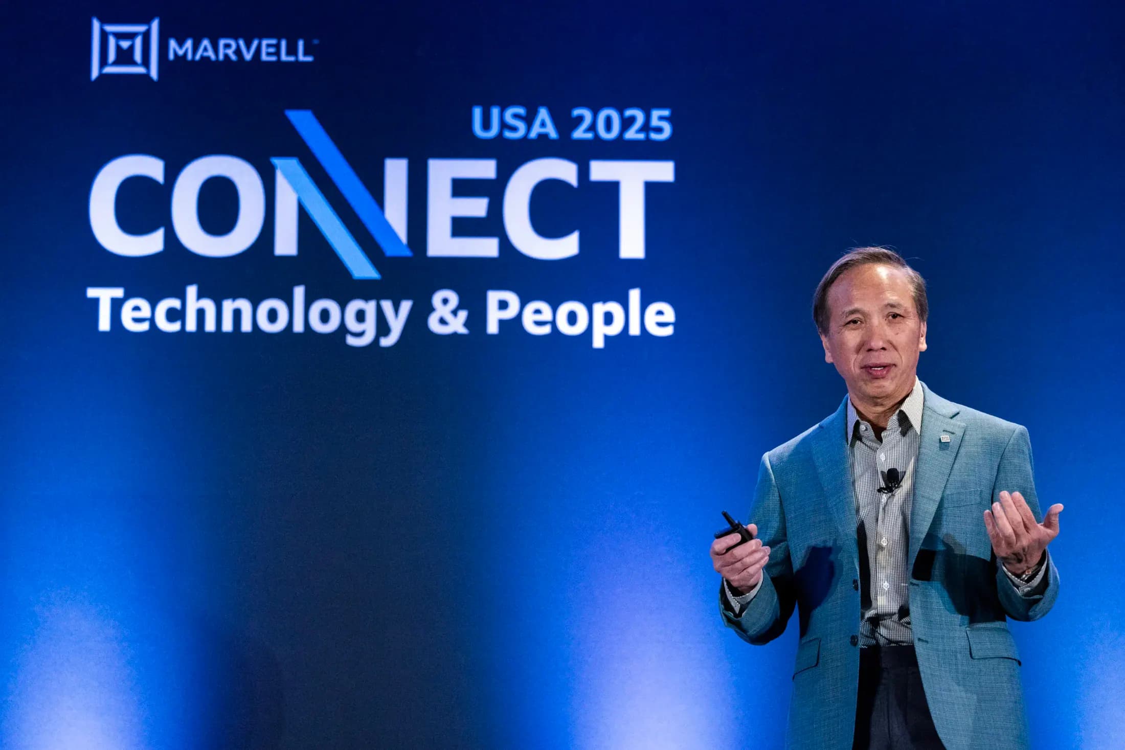Speaker on stage at the Marvell CONNECT West event.